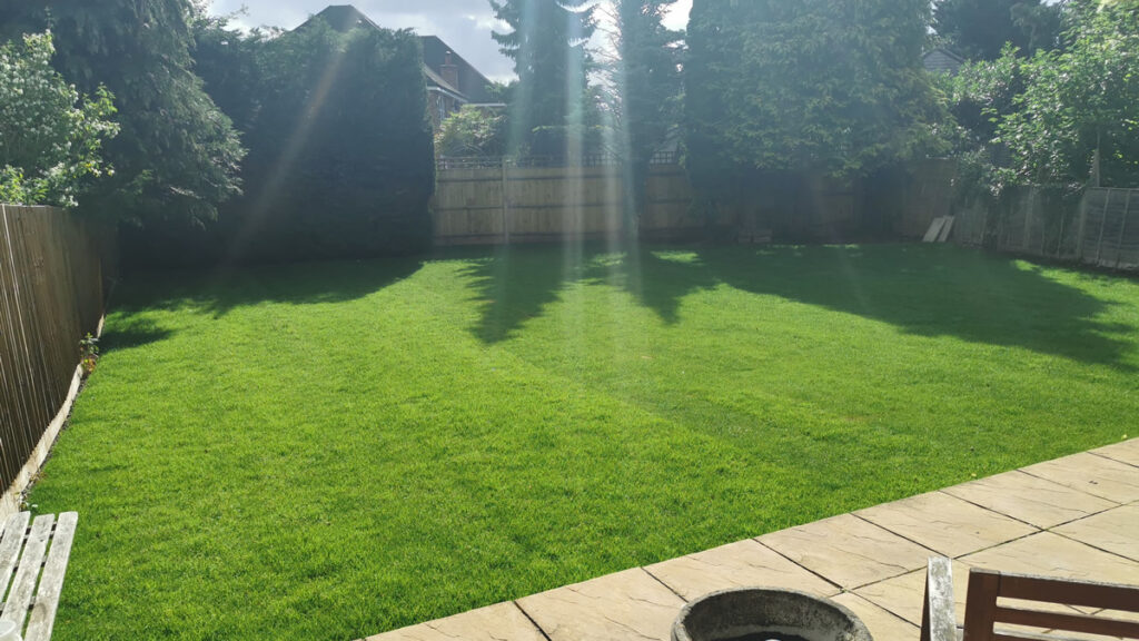 Full Returf, Beaconsfield